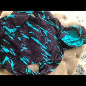 UNDER ARMOUR HOODIE
